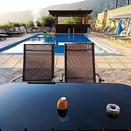 Glamping In The Middle Of Nowhere בית נופש Paphos